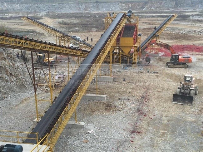 破碎機生產(chǎn)現(xiàn)場