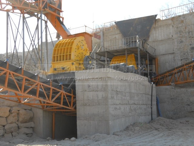 四川錘式破碎機使用現(xiàn)場