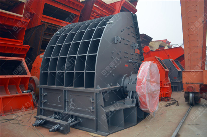 環(huán)錘破碎機(jī)外觀(guān)