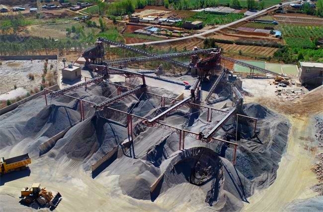 時(shí)產(chǎn)300噸石料生產(chǎn)線設(shè)備